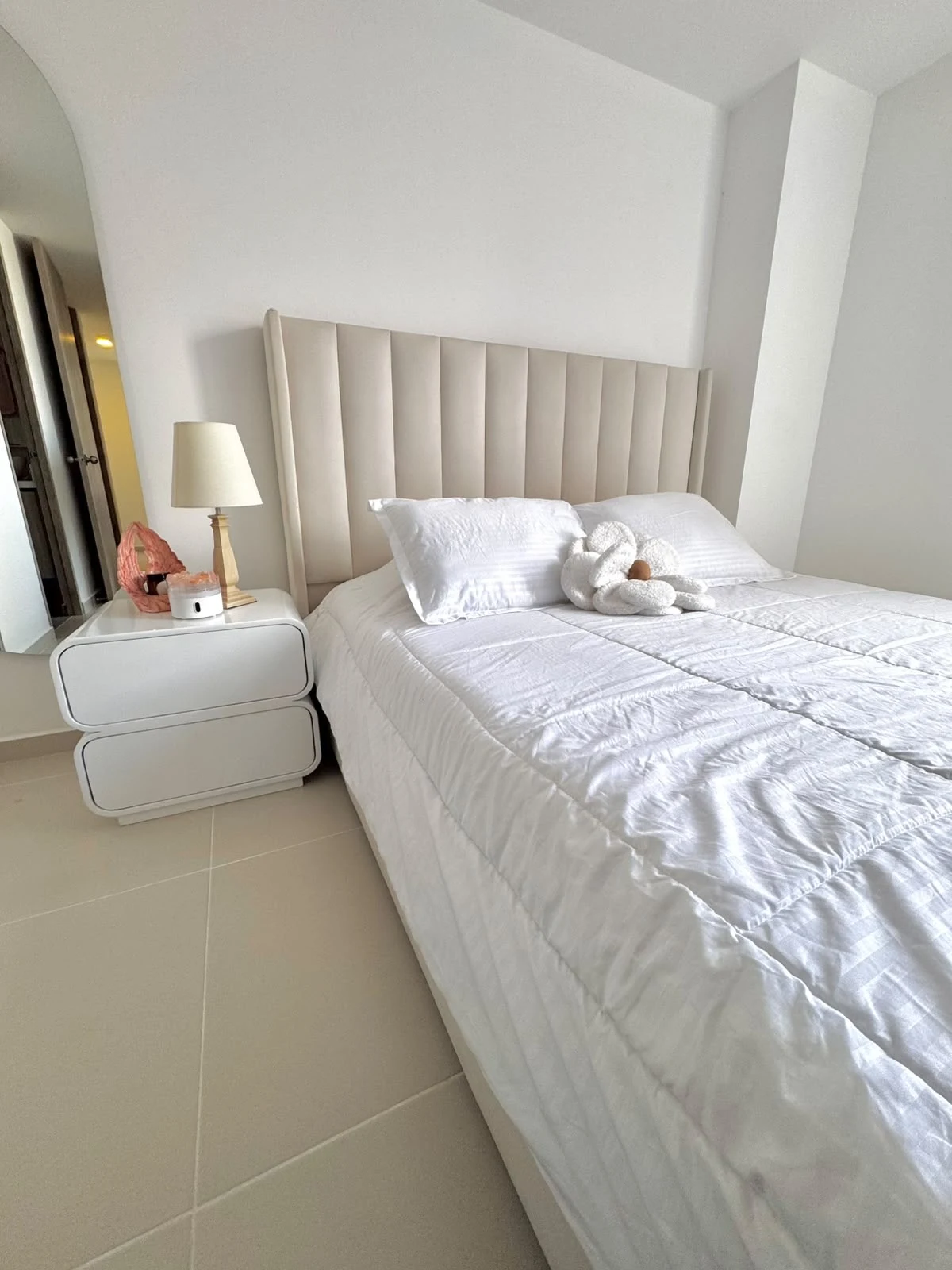 Cama Alina, Camas