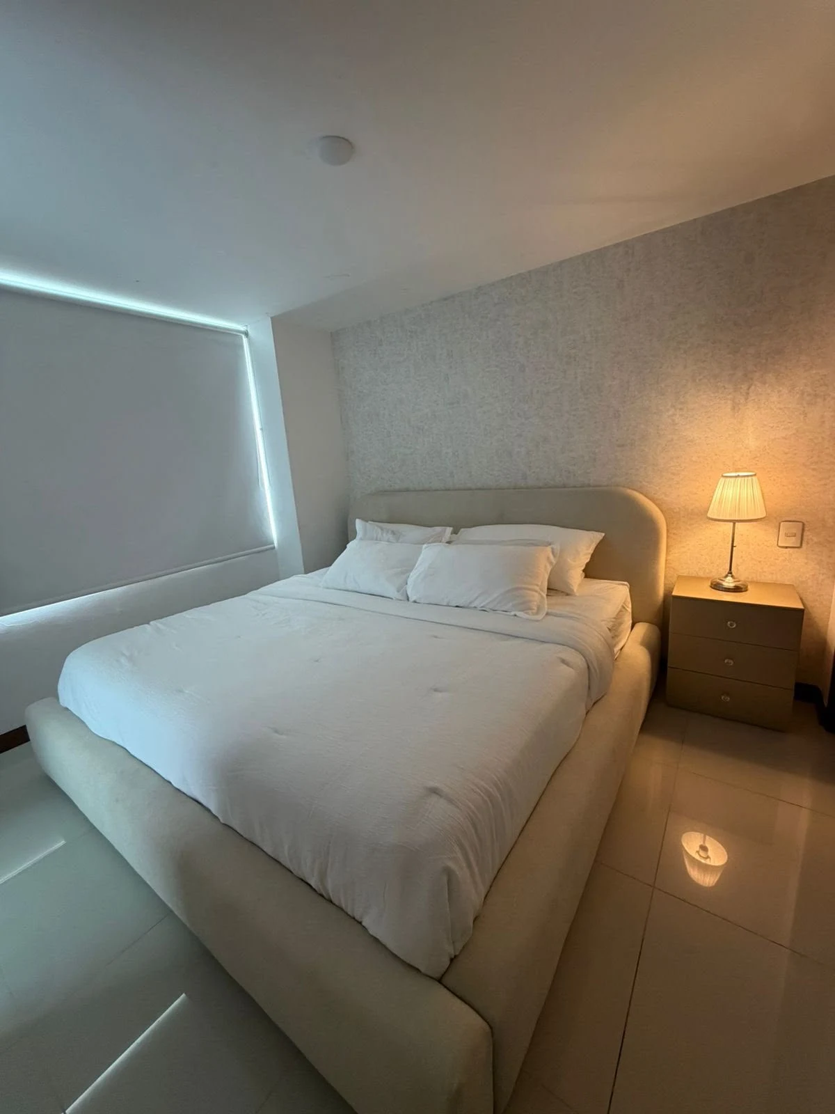 Cama Atenas, Camas