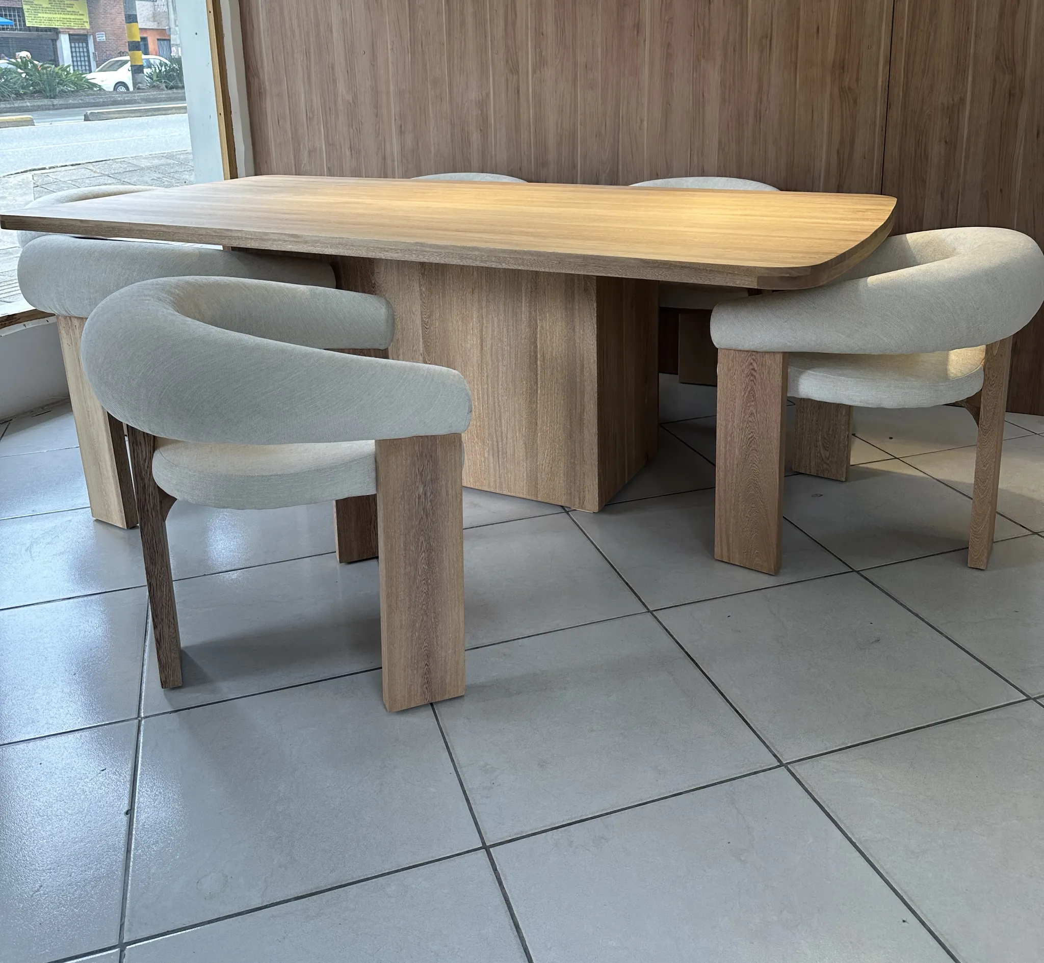 Comedor Dante, Comedores