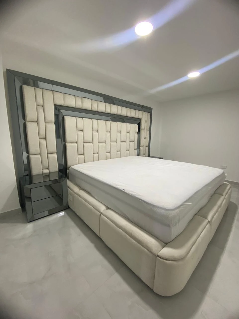 Cama Rolex, Camas