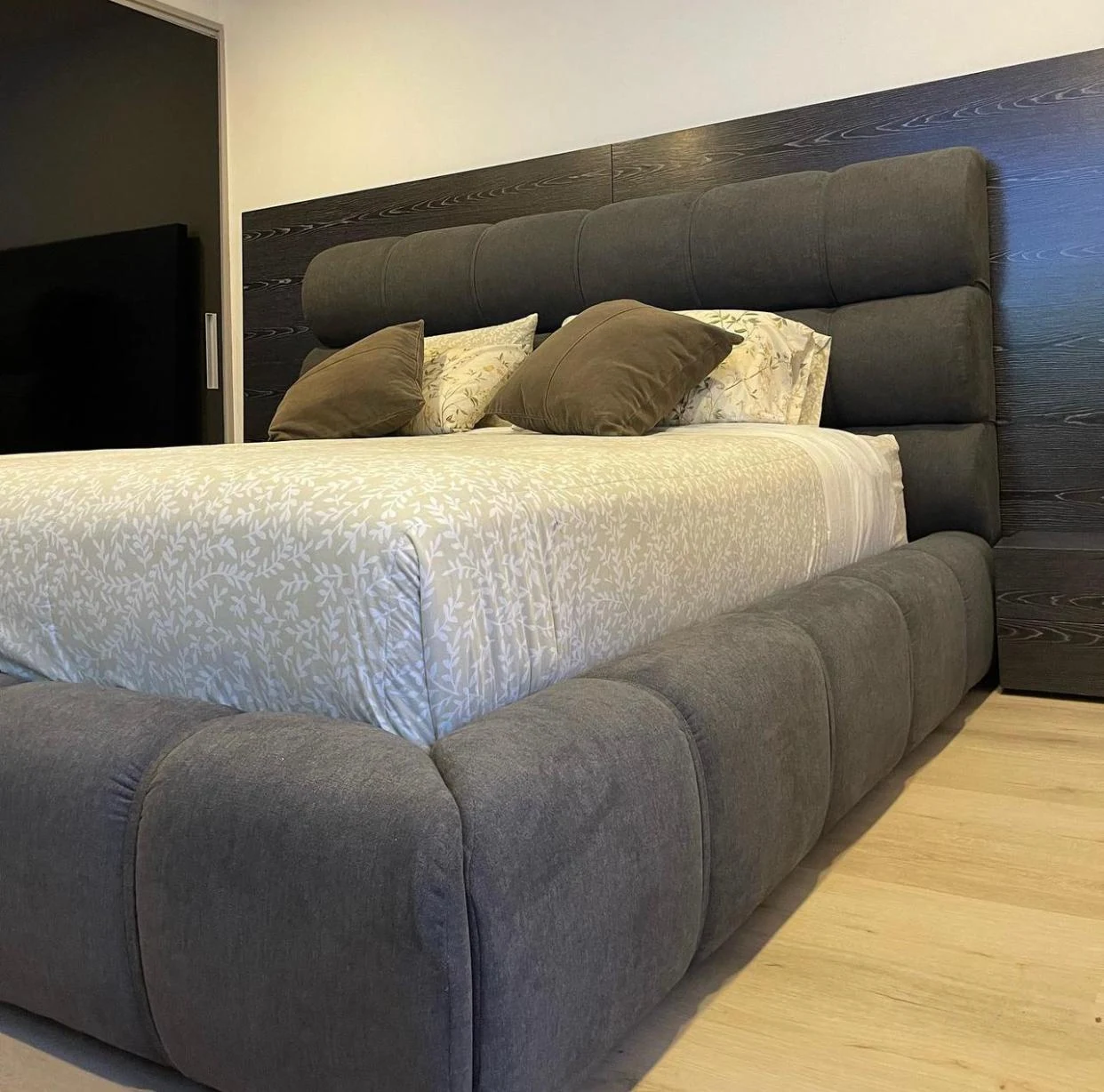 Cama Browny, Camas